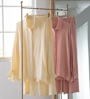 YU'NOW（ユナウ）の「【上下２点セット】Ｗガーゼシャツパジャマ（パジャマ・ルームウェア）」｜詳細画像