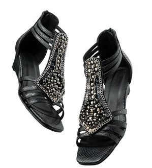 BELLUNA（ベルーナ）の「煌めくスパンコールビジューサンダル（サンダル・ミュール）」｜ブラック