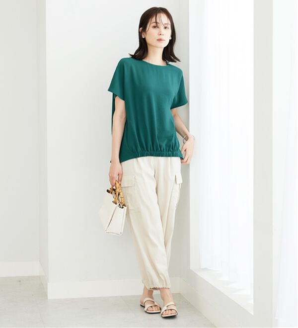 BELLUNA（ベルーナ）の「【2つの機能付き】お手入れ楽々！裾ギャザープルオーバー（ブラウス）」｜詳細画像