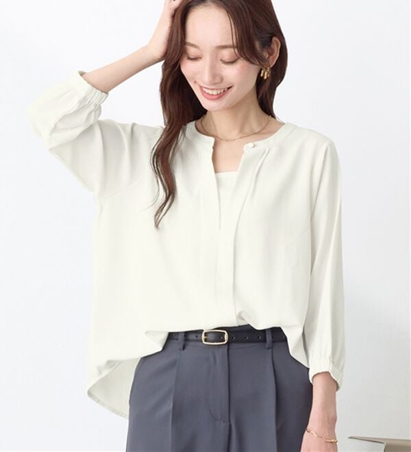 Viola e Viola（ヴィオラ エ ヴィオラ）の「さらさらＥＡＳＹ　２ＷＡＹ衿デザインブラウス（ブラウス）」｜オフホワイト