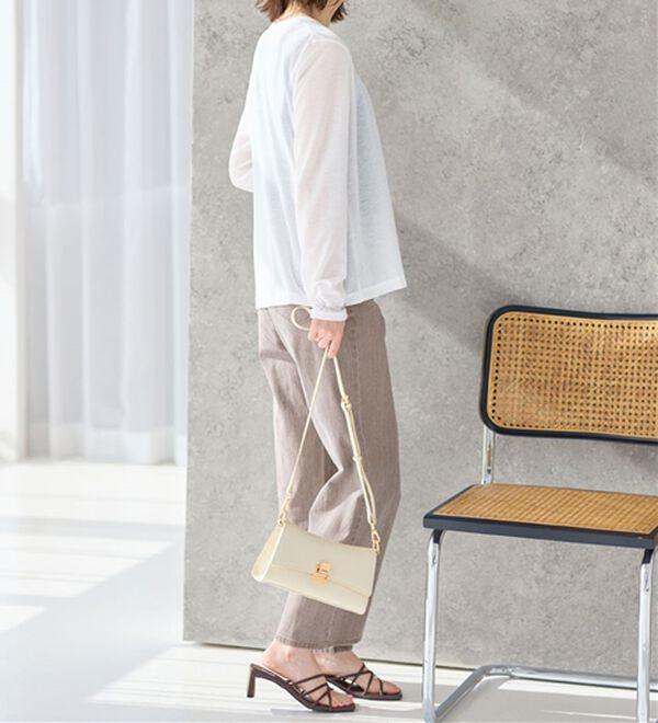 Viola e Viola（ヴィオラ エ ヴィオラ）の「ＶネックベーシックＵＶカーディガン（ニットカーディガン）」｜詳細画像