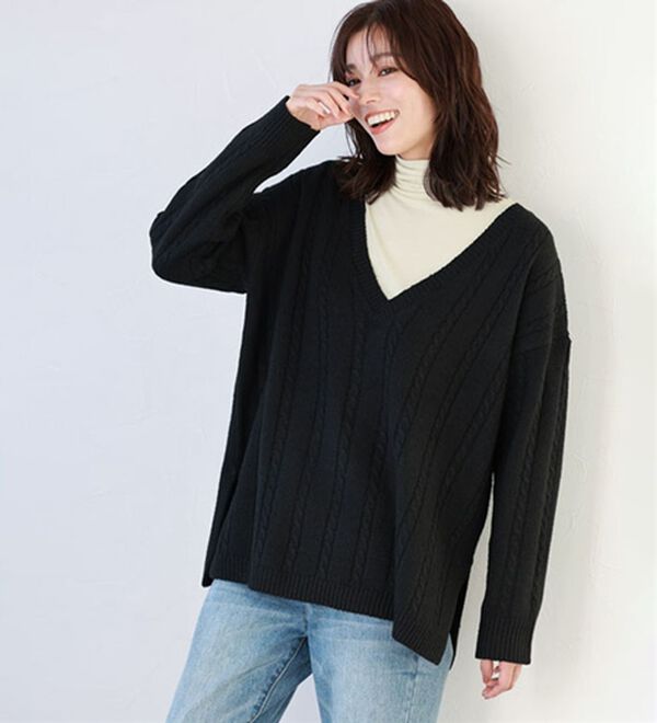 Pierrot（ピエロ）の「ケーブル柄深Ｖネックニット（ニット・セーター）」｜詳細画像