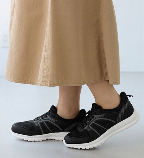 BELLUNA（ベルーナ）の「サッと履ける！防水軽量シューズ（スニーカー）」｜詳細画像