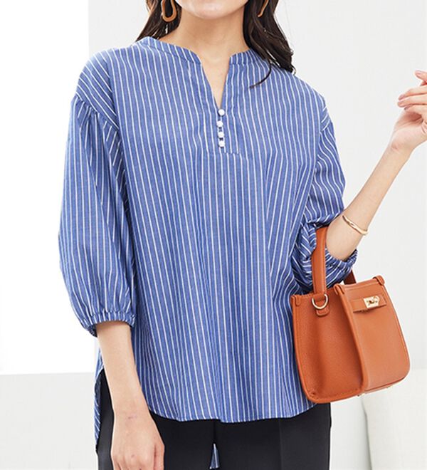 BELLUNA（ベルーナ）の「ラメストライプ素材パール使いブラウス（ブラウス）」｜詳細画像