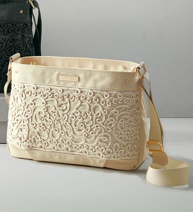 BELLUNA（ベルーナ）の「＜ＬＡＺＹ　ＳＵＳＡＮ＞花柄コード刺しゅうショルダーバッグ（ショルダーバッグ）」