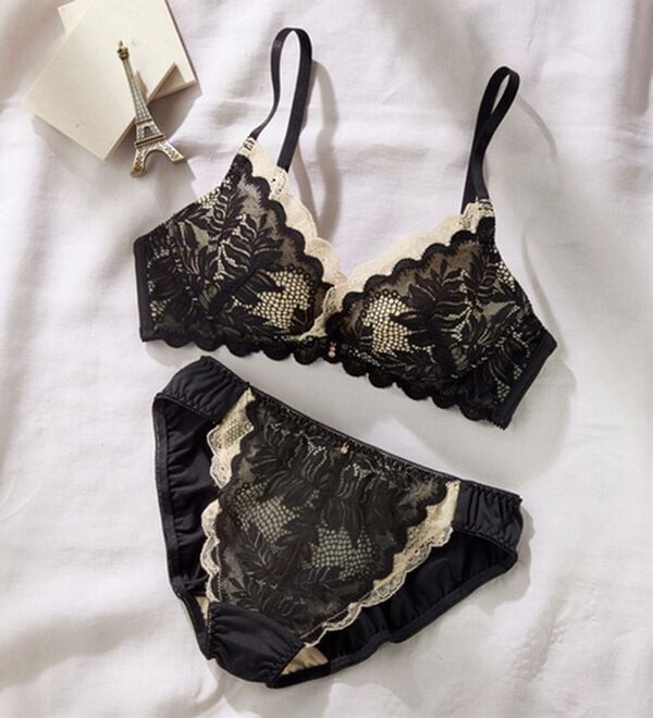 YU'NOW（ユナウ）の「ぷるるん谷間のノンワイヤーブラ＆ショーツ（ブラジャー＆ショーツセット）」｜ブラックミックス系カシュクール