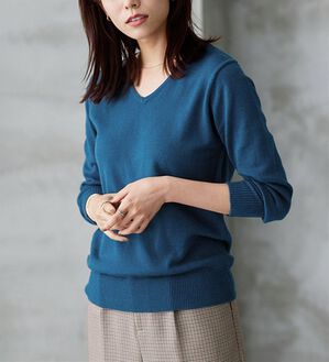 Pierrot（ピエロ）の「【Ｓ～３Ｌ】ネックが選べるプレミアムカシミヤタッチニット（ニット・セーター）」｜インディゴブルー