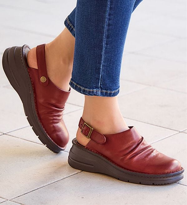 BELLUNA（ベルーナ）の「４Ｅ牛革２ＷＡＹベルトサボシューズ（サンダル・ミュール）」｜詳細画像