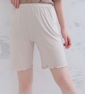 A HAPPY MARILYN（アハッピーマリリン）の「【大きいサイズ】【３Ｌ～８Ｌ／選べる丈】なめらかシルクタッチぺチパンツ（肌着・インナーウェア）」｜ベージュ