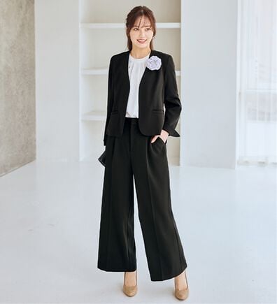 alotta（アロッタ）の「【ブラウス付き３点セット】洗える！多機能セットスーツ（パンツスーツ）」