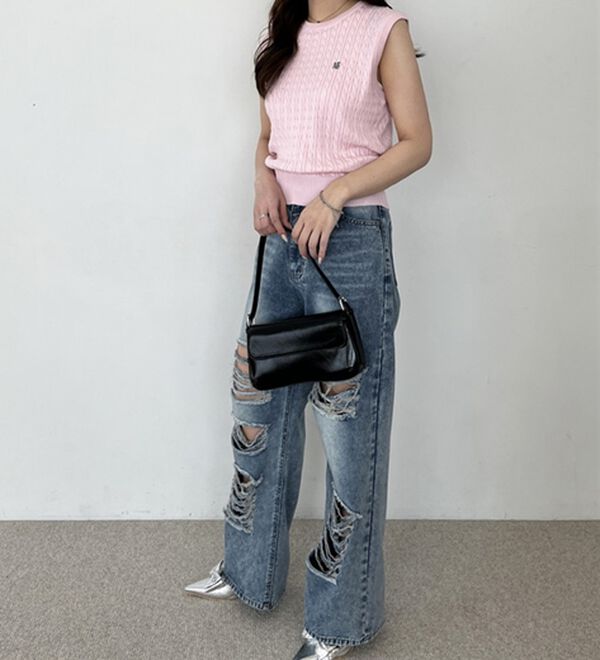 GeeRA（ジーラ）の「ケーブル編み刺しゅうノースリニット（ベスト）」｜詳細画像