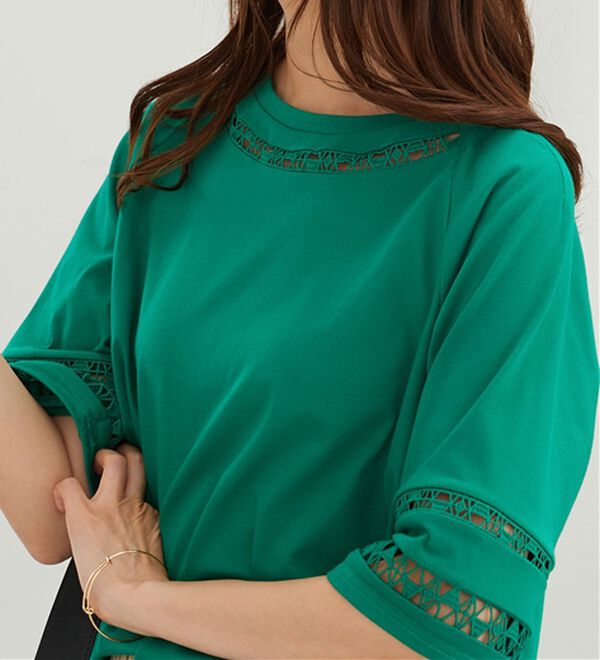 BELLUNA（ベルーナ）の「衿＆袖ハシゴレース使いプルオーバー（カットソー）」｜詳細画像