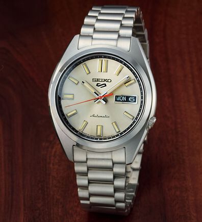 「ＳＥＩＫＯ　５スポーツ　ＳＮＸＳシリーズ（メンズ腕時計）」