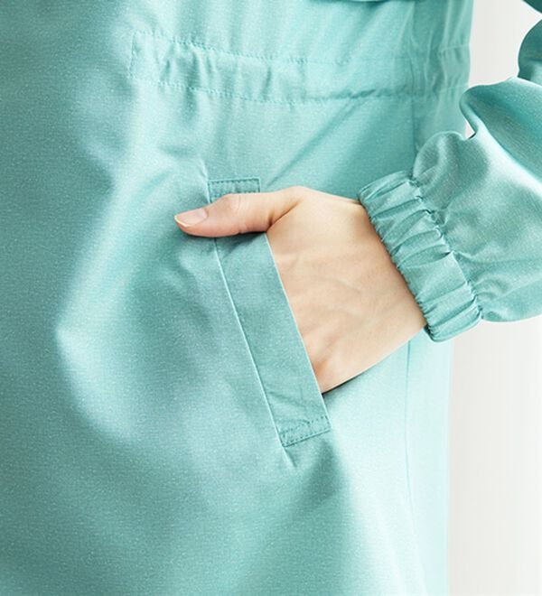 BELLUNA（ベルーナ）の「はっ水加工軽量パーカー（ポーチ付）（パーカー）」｜詳細画像