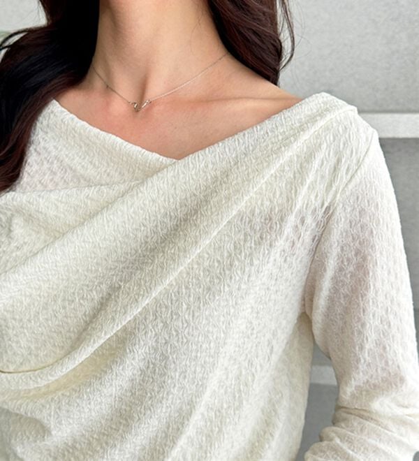 GeeRA（ジーラ）の「ジャガード素材ドレープカットソー（カットソー）」｜詳細画像