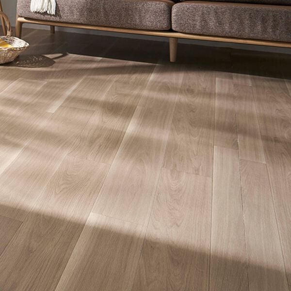 iellio（イエリオ）の「多機能クッションフロアシート＜簡単ロール式・フローリング調・防水・はっ水・日本製・抗菌・防カビ・防炎＞（カーペット）」｜コルソウッド