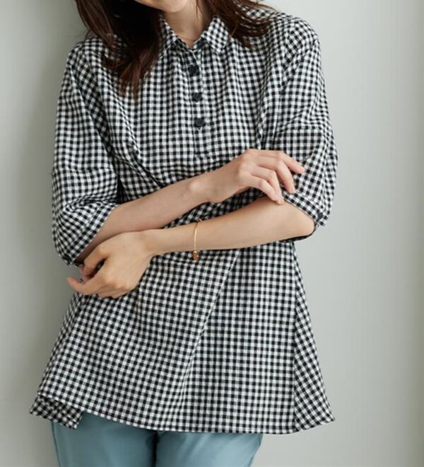 BELLUNA（ベルーナ）の「サッカー素材バックフレアーブラウス（ブラウス）」｜黒系ギンガム