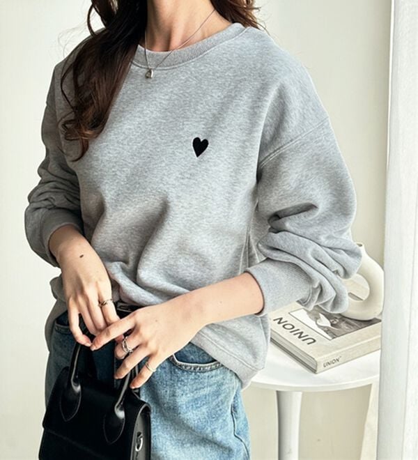 GeeRA（ジーラ）の「ロゴ＆ハート刺しゅう裏起毛スウェット（トレーナー・スウェット）」｜詳細画像