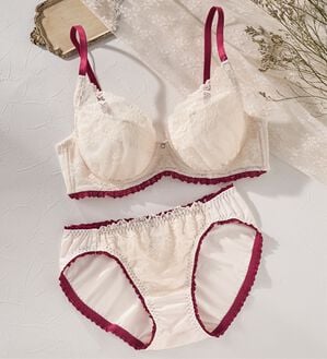 YU'NOW（ユナウ）の「to meeブラ＆ショーツ（ブラジャー＆ショーツセット）」｜アイボリー配色レース