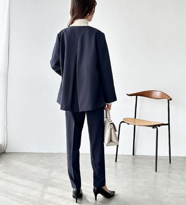 GeeRA（ジーラ）の「【２点セット】フレアーラインジャケットセットアップスーツ（パンツスーツ）」｜詳細画像