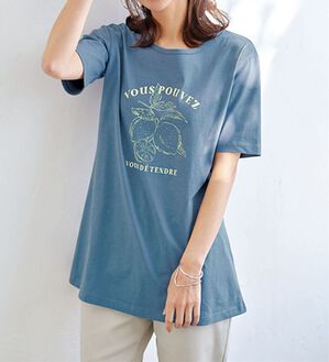 BELLUNA（ベルーナ）の「綿１００％プリントＴシャツ（Tシャツ）」｜ブルー・レモンロゴ