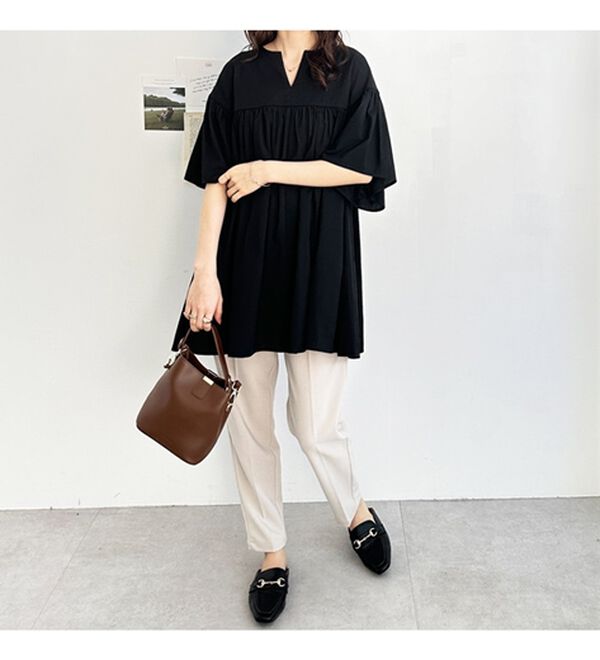 GeeRA（ジーラ）の「フレアー袖キーネックブラウス（ブラウス）」｜詳細画像