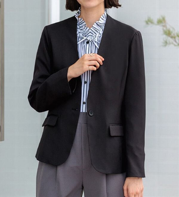 GeeRA（ジーラ）の「洗える！ストレッチカセットスーツ（その他ワンピース）」｜ノーカラー/ブラック