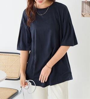 Viola e Viola（ヴィオラ エ ヴィオラ）の「袖タックチュニックTシャツ（チュニック）」｜ネイビー