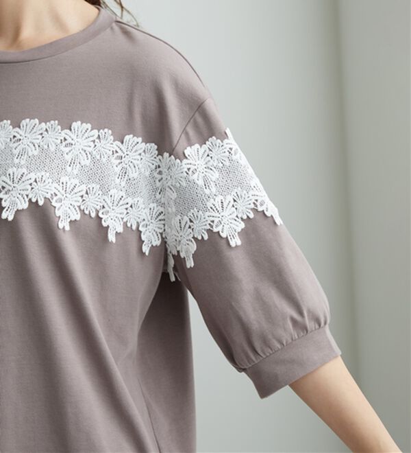 BELLUNA（ベルーナ）の「ケミカルレース使い華やかプルオーバー（カットソー）」｜詳細画像