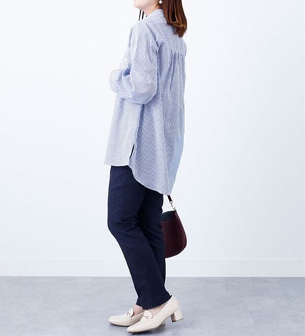 BELLUNA（ベルーナ）の「胸元刺しゅうシャツチュニック（チュニック）」｜詳細画像