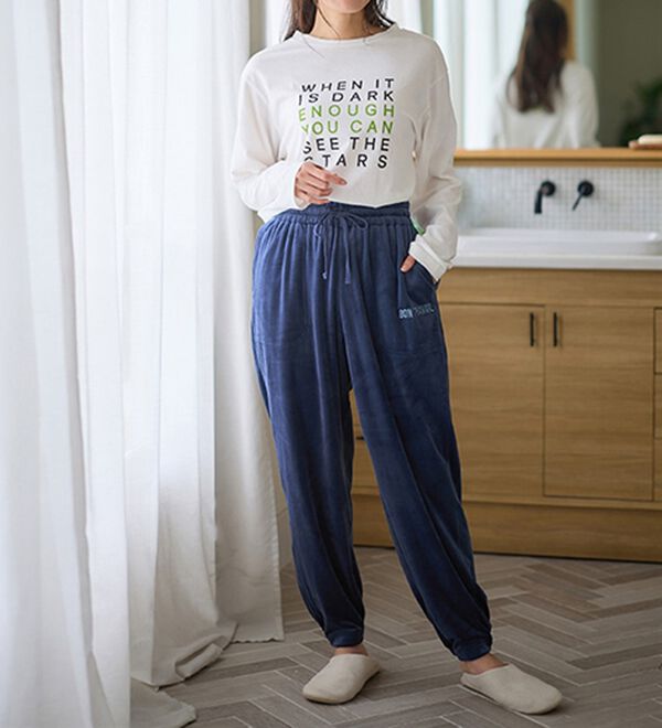 LAVIENNE（ラヴィエンヌ）の「まるで毛布！吸湿発熱ジョガーパンツ（その他パンツ）」｜詳細画像