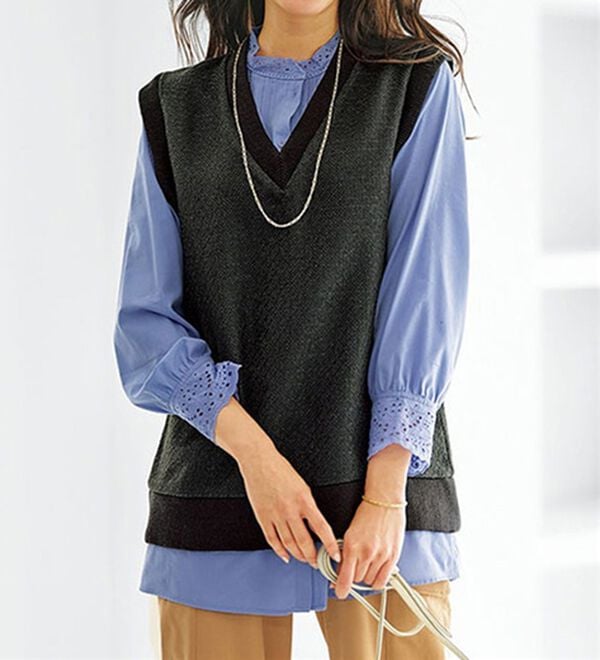 BELLUNA（ベルーナ）の「ツイード調素材Ｖネックデザインベスト（ベスト）」｜黒系