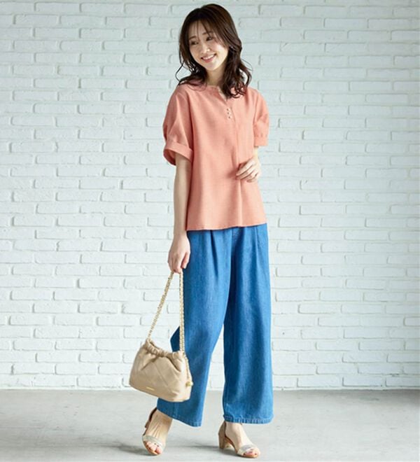 BELLUNA（ベルーナ）の「麻調合繊パール付タックデザインブラウス（ブラウス）」｜詳細画像