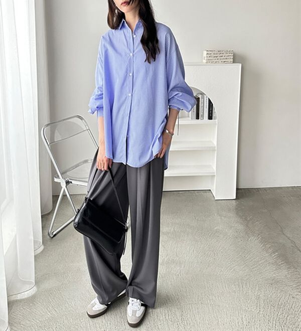 GeeRA（ジーラ）の「バックギャザー＆リボンデザインシャツ（シャツ）」｜詳細画像