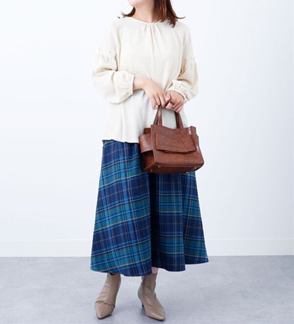 BELLUNA（ベルーナ）の「楊柳袖シャーリングブラウス（ブラウス）」｜詳細画像