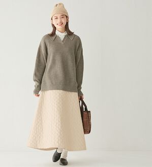 Viola e Viola（ヴィオラ エ ヴィオラ）の「キルティングフレアーロング丈スカート（ロングスカート）」｜オフベージュ