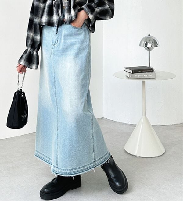 GeeRA（ジーラ）の「バックスリットデニムロングスカート（ロングスカート）」｜詳細画像