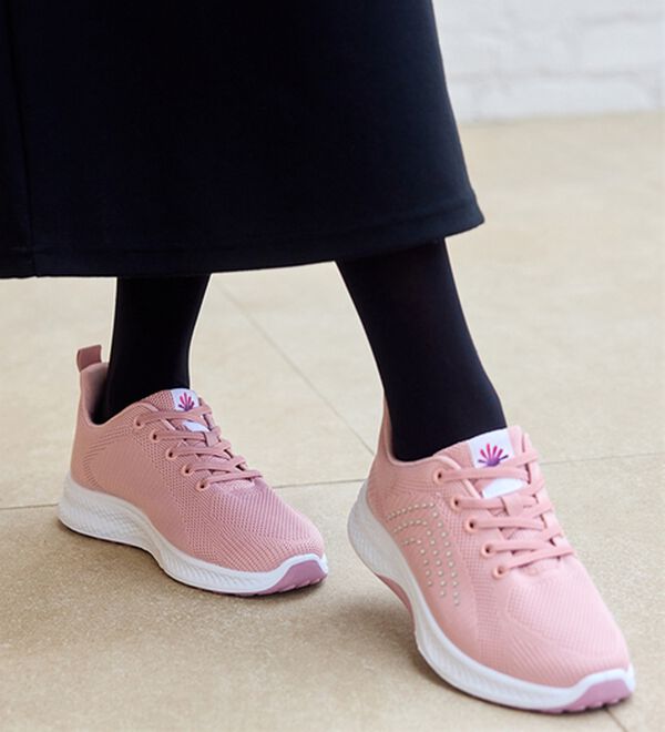 BELLUNA（ベルーナ）の「手を使わずに履けるニットスニーカー（スニーカー）」｜詳細画像