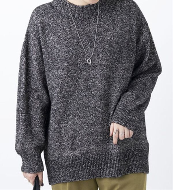 BELLUNA（ベルーナ）の「ラメ入りバックスリットニットプルオーバー（ニット・セーター）」｜黒系