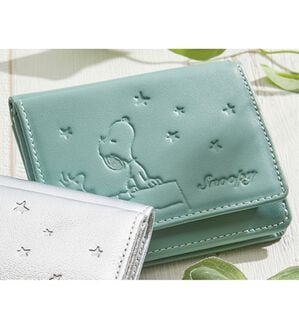 「スヌーピー　小銭が見やすい本革コンパクト財布（財布・パスケース）」｜エメラルドグリーン