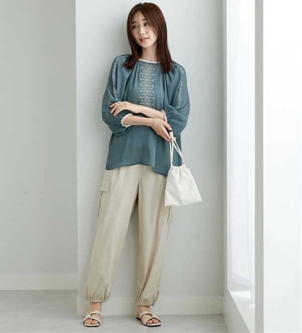 BELLUNA（ベルーナ）の「シフォン素材刺しゅうデザインブラウス（ブラウス）」｜詳細画像