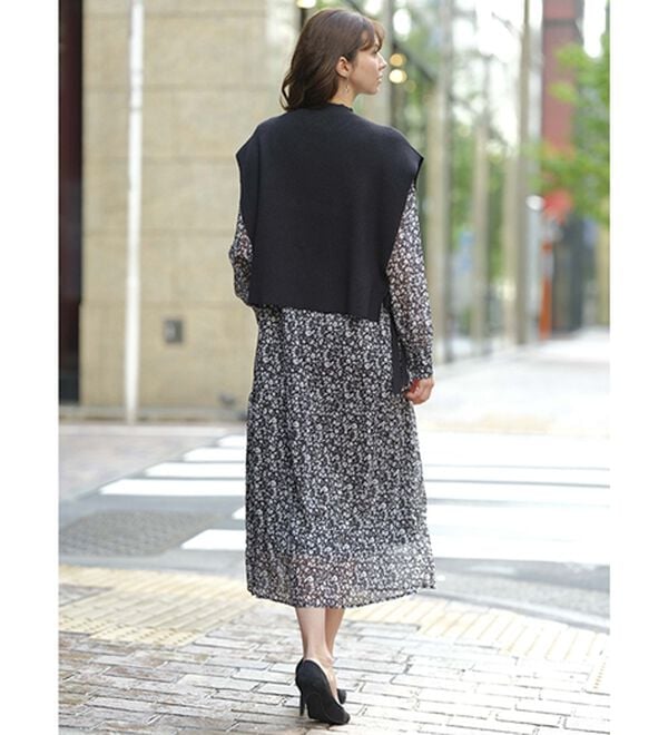 BELLUNA（ベルーナ）の「ベスト付花柄ワンピース（プリントワンピース）」｜詳細画像