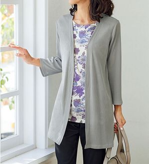 BELLUNA（ベルーナ）の「夏の旅行にはひんやりが嬉しい！重ねデザインプルオーバー（カットソー）」｜ライトグレー系