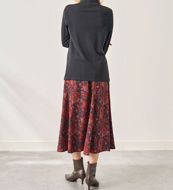 BELLUNA（ベルーナ）の「吸湿発熱ハイネックプルオーバー（カットソー）」｜詳細画像