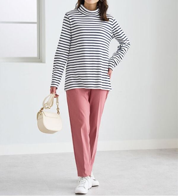 BELLUNA（ベルーナ）の「吸湿発熱ハイネックプルオーバー（カットソー）」｜詳細画像