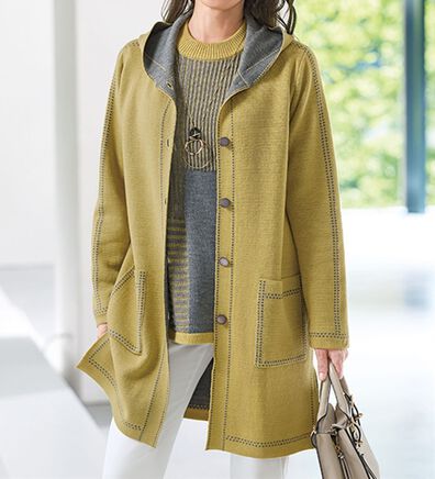 BELLUNA（ベルーナ）の「配色使いフードニットジャケットアンサンブル（アンサンブル）」