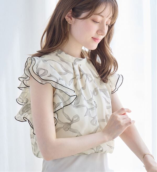 alotta（アロッタ）の「リボン柄フリル袖ブラウス（ブラウス）」｜詳細画像