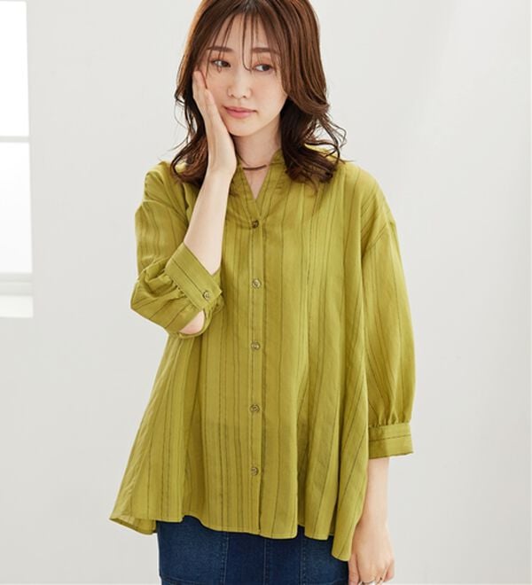 BELLUNA（ベルーナ）の「ドビー素材タック入りシャツチュニック（チュニック）」｜ライムグリーン