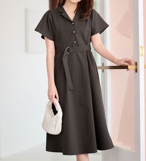 alotta（アロッタ）の「ベルト付オープンカラーフレアーワンピース（その他ワンピース）」｜チャコール