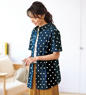 BELLUNA（ベルーナ）の「ちび衿デザイン大人顔ドットブラウス（ブラウス）」｜ネイビー系
